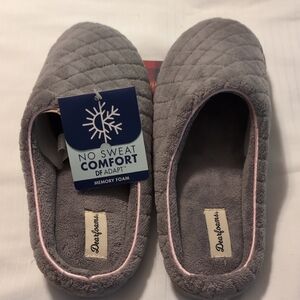 NWT Dearfoams Gray Quilted Slip-On Slippers
